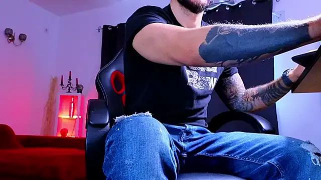 Freechat MightyAaron66 on StripChat