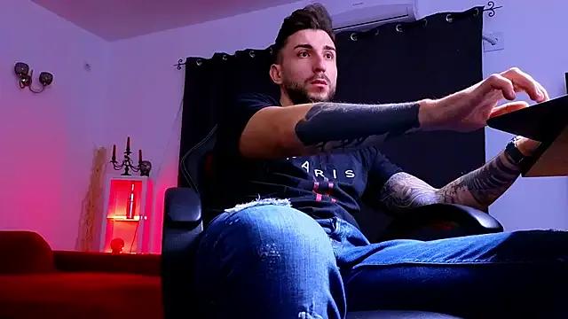 Freechat MightyAaron66 on StripChat