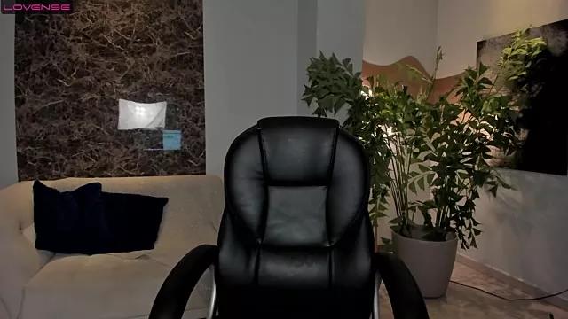 Freechat MileyCruz_ on StripChat