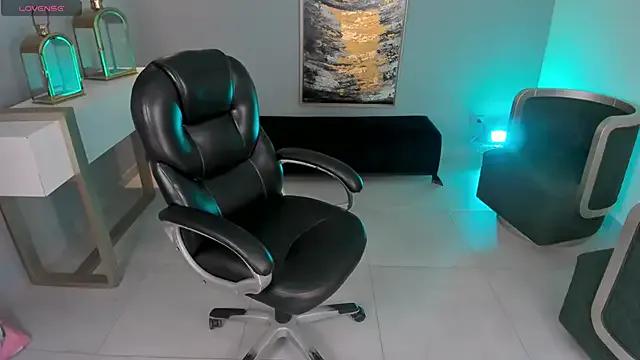 Freechat MileyCruz_ on StripChat