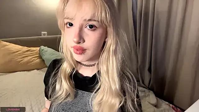 StripChat Milkmoriee is Freechat Milkmoriee — make me smile