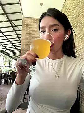 Freechat Min_junn on StripChat