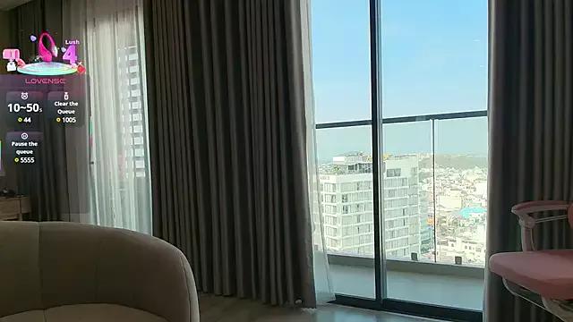 Freechat minamoons on StripChat