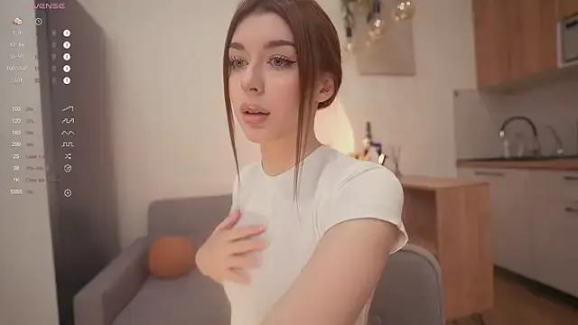 Freechat Minirini on StripChat