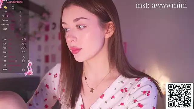 Freechat Minirini on StripChat