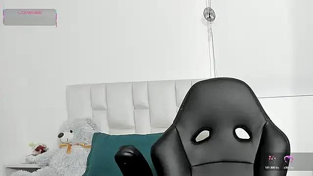 StripChat Ms_milarose is Private Ms_milarose — Massages on my tits