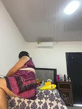 Freechat Naughty_mommy on StripChat