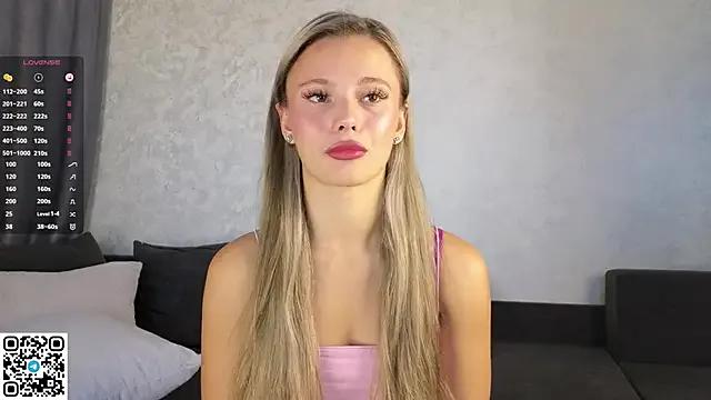 Freechat NaughtySeraphine on StripChat