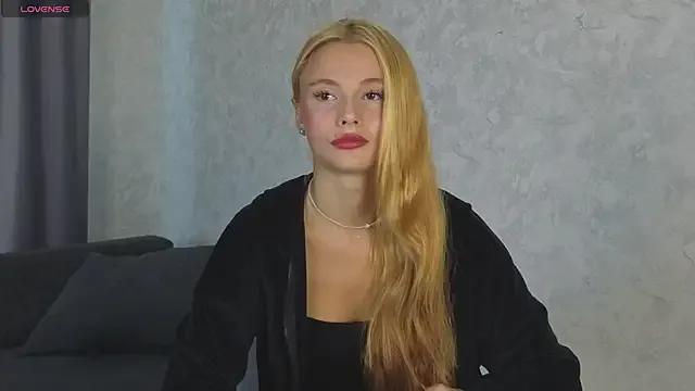 Freechat NaughtySeraphine on StripChat