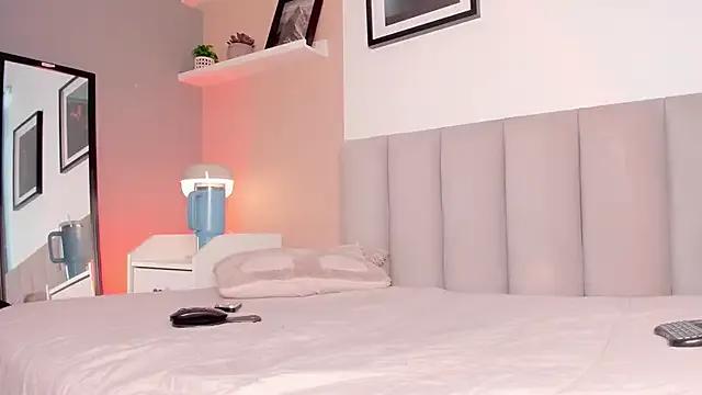 Freechat ninaevanss_ on StripChat