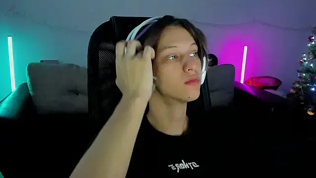 Freechat Ostin_meow on StripChat