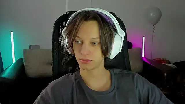 Freechat Ostin_meow on StripChat