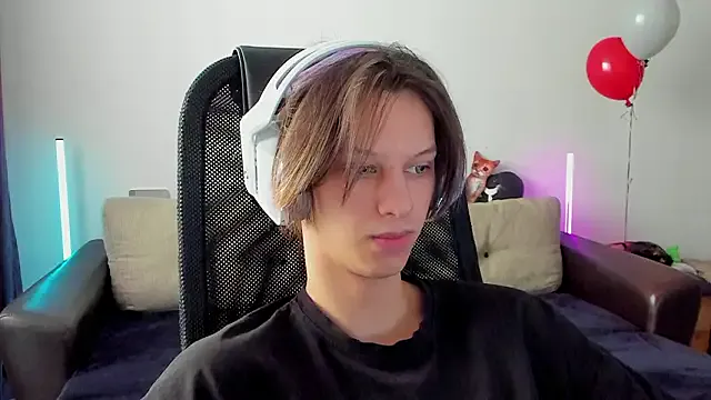 Freechat Ostin_meow on StripChat