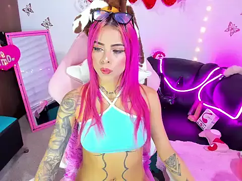 Freechat pearlconnel on StripChat