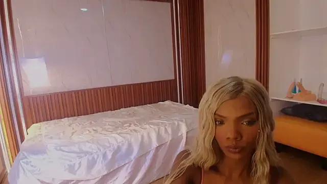 Freechat PinkyMoon on StripChat