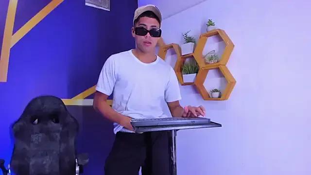 Freechat Play_boys_Hot2 on StripChat