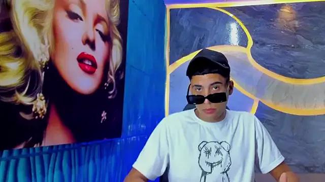 Freechat Play_boys_Hot2 on StripChat