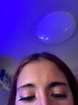 Freechat sexymelli18 on StripChat