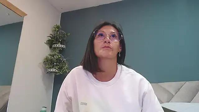 Freechat SharisWillian on StripChat