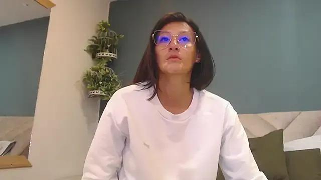 Freechat SharisWillian on StripChat