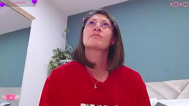 Freechat SharisWillian on StripChat