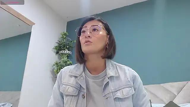 Freechat SharisWillian on StripChat