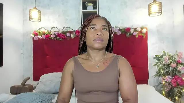 SilvannaFit — Lick my biceps & spit my small tits