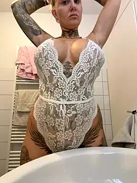 StripChat Sophi_Spice is Freechat Sophi_Spice — Boobs out !!