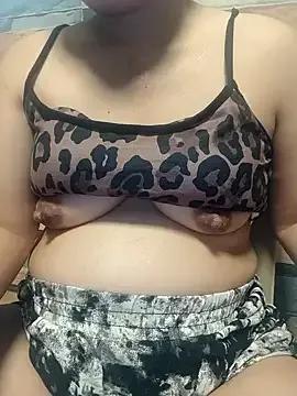 Freechat squirtshantal on StripChat