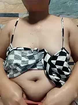 Freechat squirtshantal on StripChat