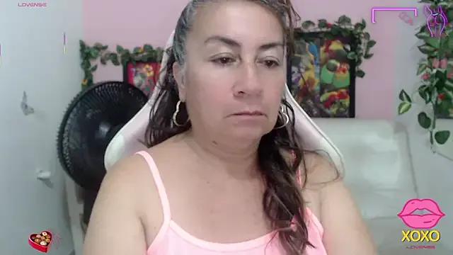 Freechat stepmother_105 on StripChat