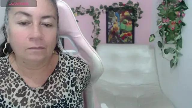 Freechat stepmother_105 on StripChat