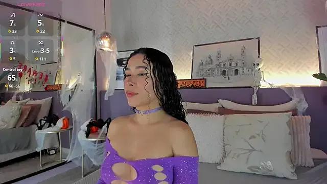 Freechat susan_cute198 on StripChat