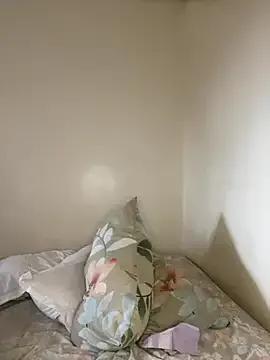 Freechat sweet18creamybigpussy on StripChat