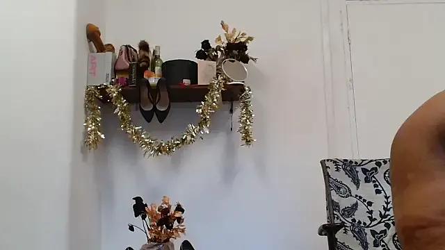 StripChat xTALLSEXYBUMx is Private xTALLSEXYBUMx — PLEASE HELP ME PAY RENT