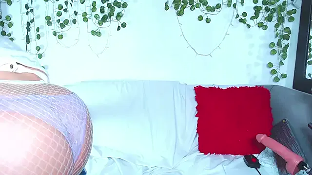 Freechat yinetford on StripChat