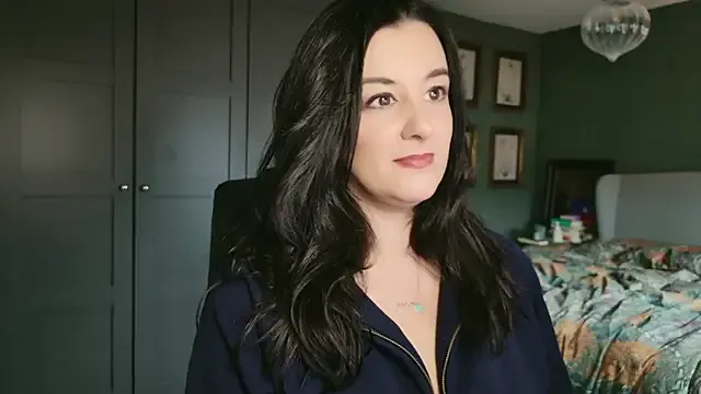 Freechat yourcassiexo on StripChat