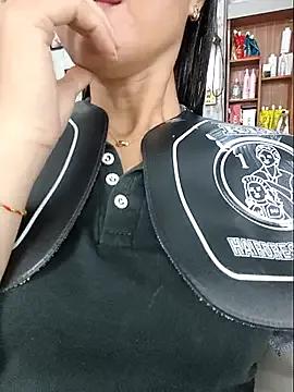 Freechat Yumyum_kiw on StripChat