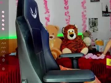 cam to cam sexiness with Girls streamers. Explore the newest collection of intense camshows from our capable horny hosts.