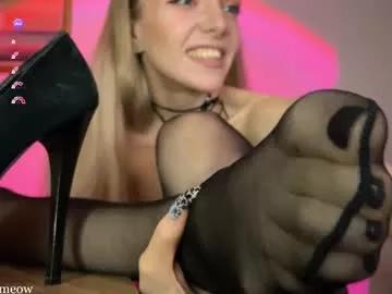 cam to cam sexiness with Girls streamers. Explore the newest collection of intense camshows from our capable horny hosts.