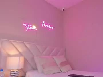 cam to cam sexiness with Girls streamers. Explore the newest collection of intense camshows from our capable horny hosts.