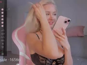 cam to cam sexiness with Girls streamers. Explore the newest collection of intense camshows from our capable horny hosts.