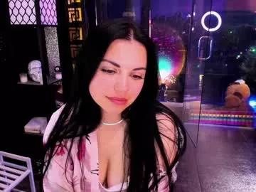 Entertain your thirst for girls cam hosts with our choice of stunning models, skilled in the art of seduction and satisfaction.