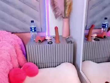 cam to cam sexiness with Girls streamers. Explore the newest collection of intense camshows from our capable horny hosts.