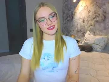 cam to cam sexiness with Girls streamers. Explore the newest collection of intense camshows from our capable horny hosts.