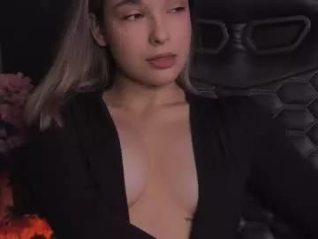 cam to cam sexiness with Girls streamers. Explore the newest collection of intense camshows from our capable horny hosts.
