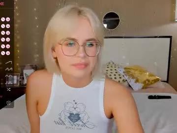 cam to cam sexiness with Girls streamers. Explore the newest collection of intense camshows from our capable horny hosts.