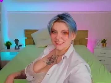 cam to cam sexiness with Girls streamers. Explore the newest collection of intense camshows from our capable horny hosts.