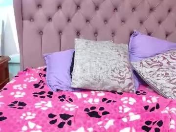 cam to cam sexiness with Girls streamers. Explore the newest collection of intense camshows from our capable horny hosts.