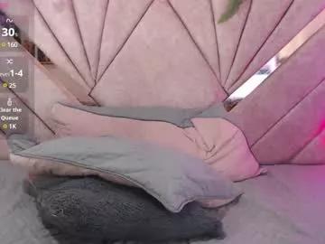cam to cam sexiness with Girls streamers. Explore the newest collection of intense camshows from our capable horny hosts.